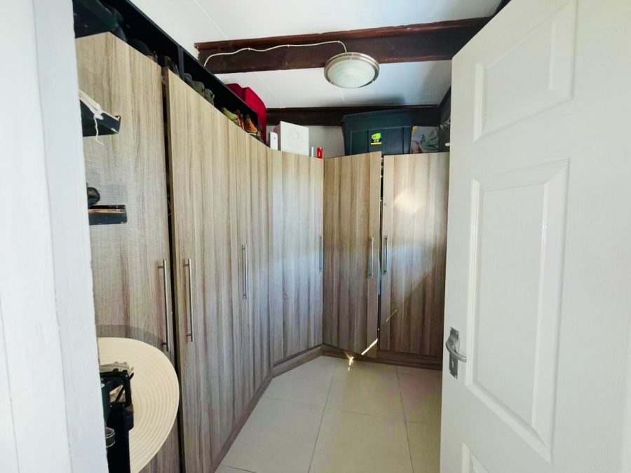 4 Bedroom Property for Sale in Roodewal Free State